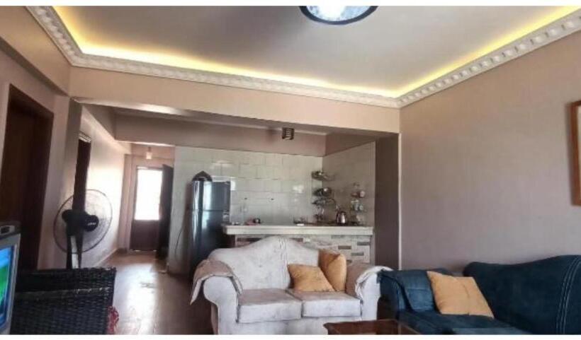 شاليه فيلا فندقي سياحي علي البحر مباشرة بحديقة خاصة