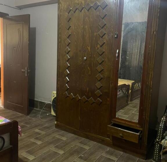 شاليه فيلا فندقي سياحي علي البحر مباشرة بحديقة خاصة