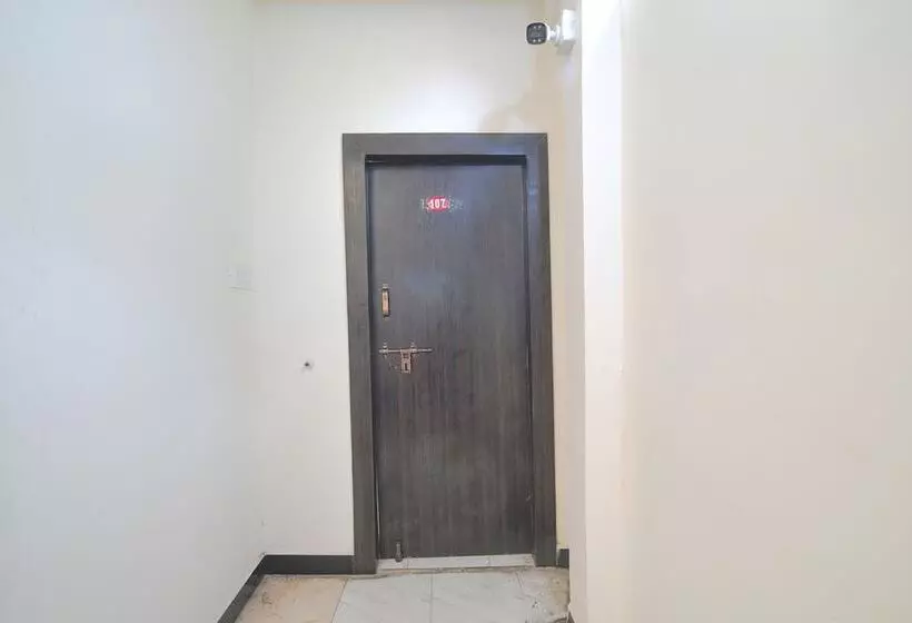 ホテル Fabexpress Neelam Palace