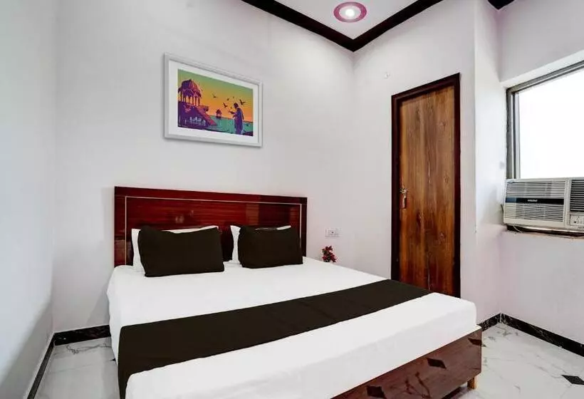 Hotelli Oyo Raj