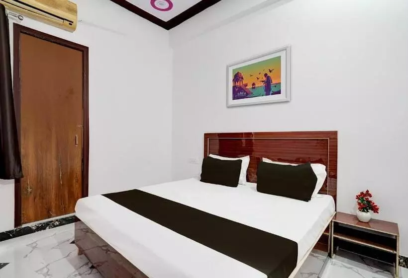 Hotelli Oyo Raj