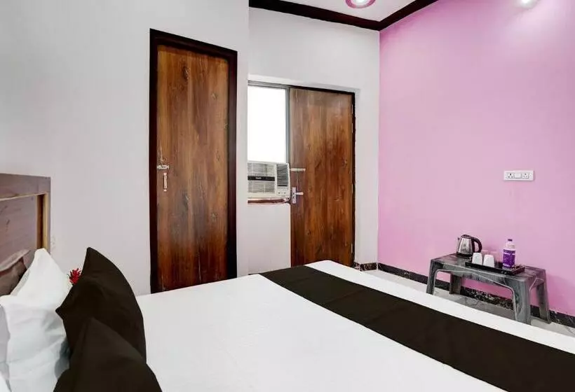Hotelli Oyo Raj