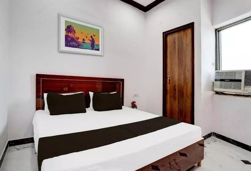 Hotelli Oyo Raj