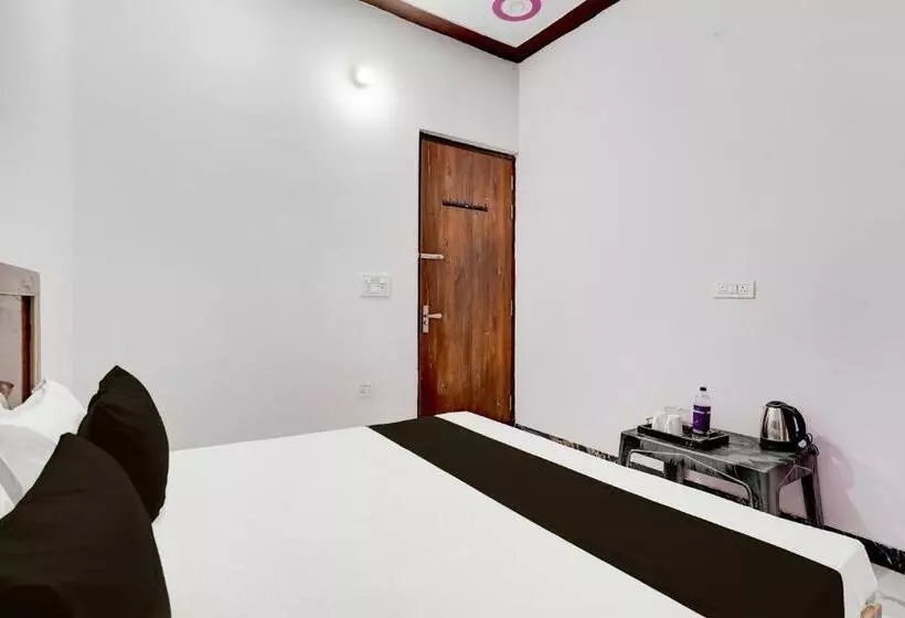 Hotelli Oyo Raj