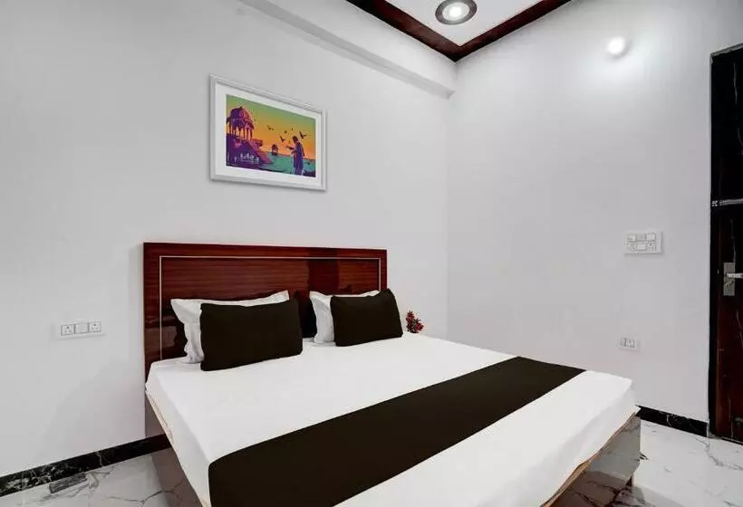 Hotelli Oyo Raj