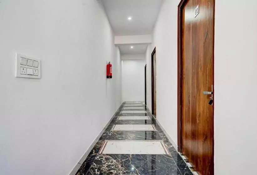 Hotelli Oyo Raj