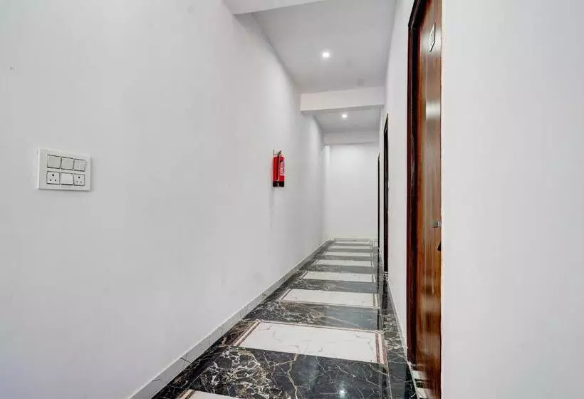Hotelli Oyo Raj