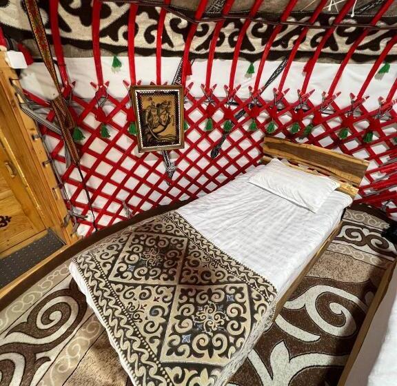 تختخواب و صبحانه As A Nomad Naryn Ethno Complex