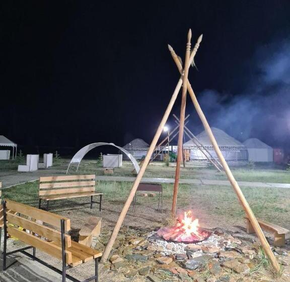 تختخواب و صبحانه As A Nomad Naryn Ethno Complex