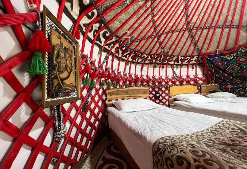 تختخواب و صبحانه As A Nomad Naryn Ethno Complex