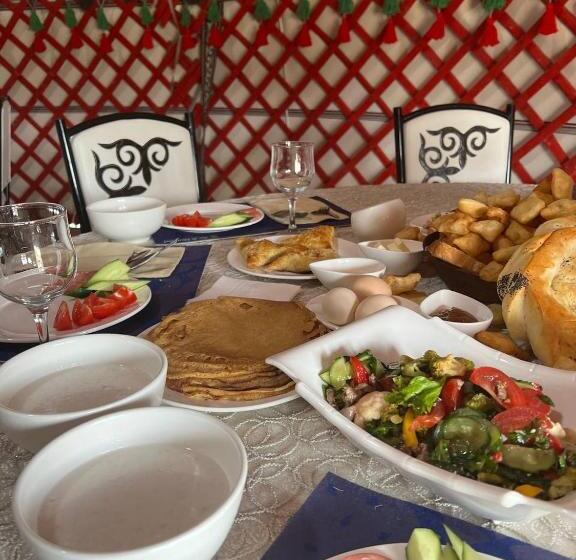 تختخواب و صبحانه As A Nomad Naryn Ethno Complex