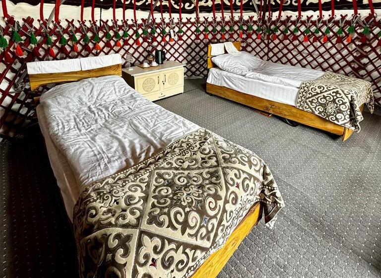 تختخواب و صبحانه As A Nomad Naryn Ethno Complex