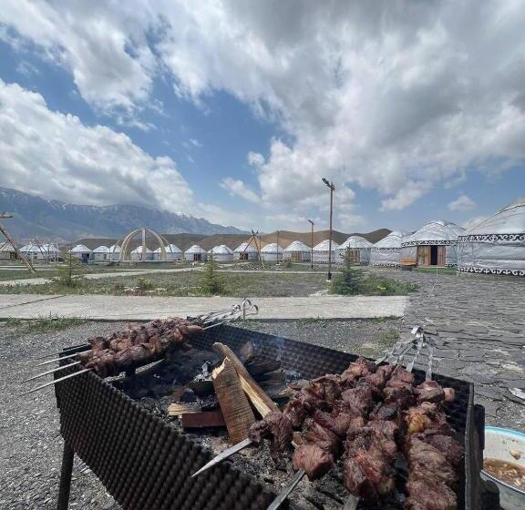 تختخواب و صبحانه As A Nomad Naryn Ethno Complex