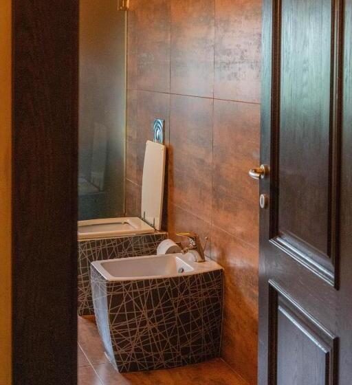 پانسیون Angoni Villa