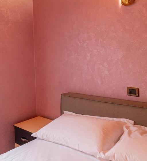 پانسیون Angoni Villa