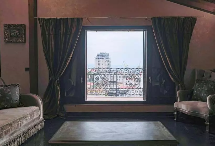 پانسیون Angoni Villa