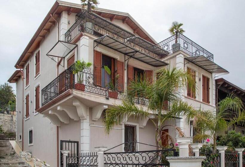 پانسیون Angoni Villa