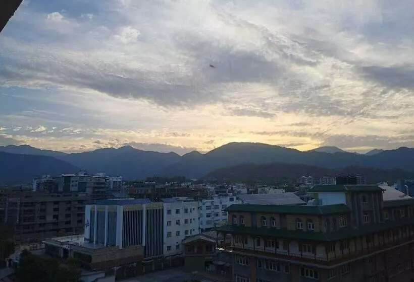 ホテル Luxsugero Studios Dehradun Mussoorie