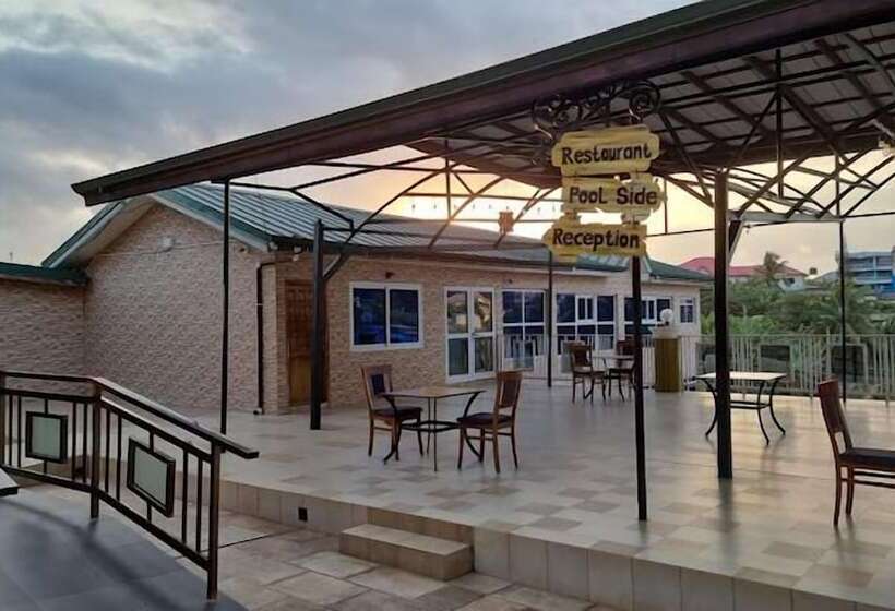 בית מלון כפרי Crislord Palace