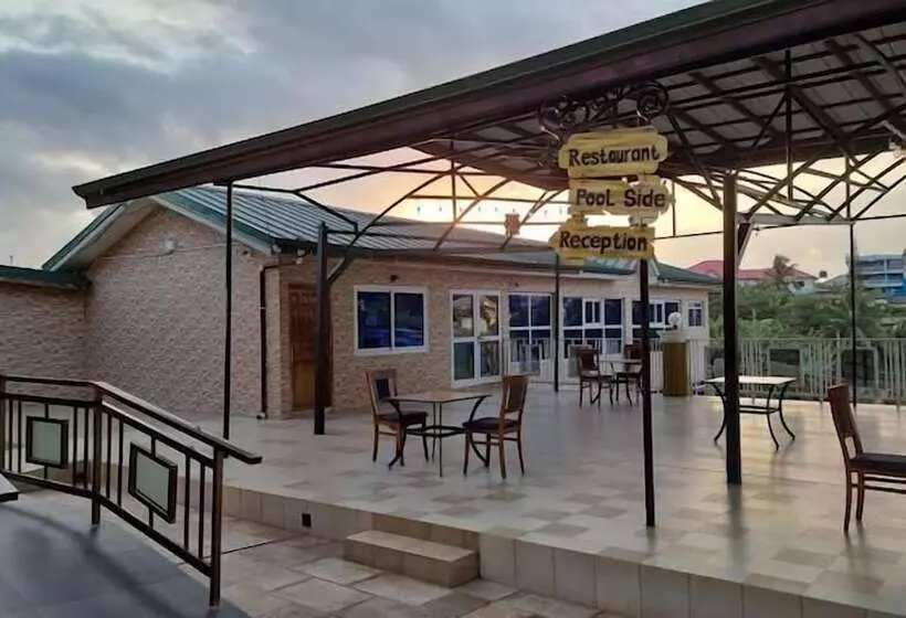 Hotelli Crislord Palace