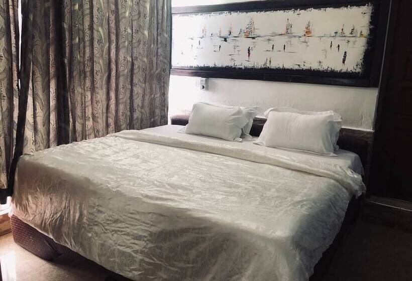 בית מלון כפרי Crislord Palace