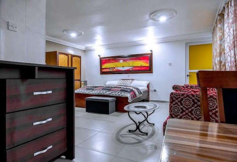 בית מלון כפרי Crislord Palace