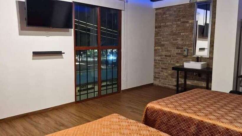 هتل Maquiavelo Solo Adultos