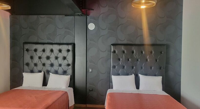 هتل Maquiavelo Solo Adultos