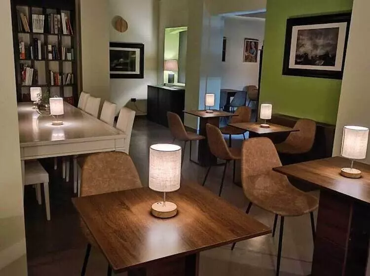 ベッドアンドブレックファースト Ultroneo, Locanda Di Collina