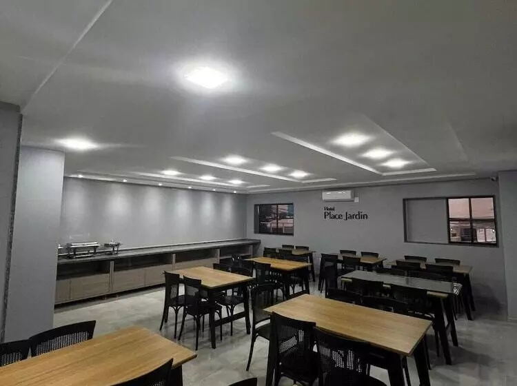 Hotelli Place Jardin