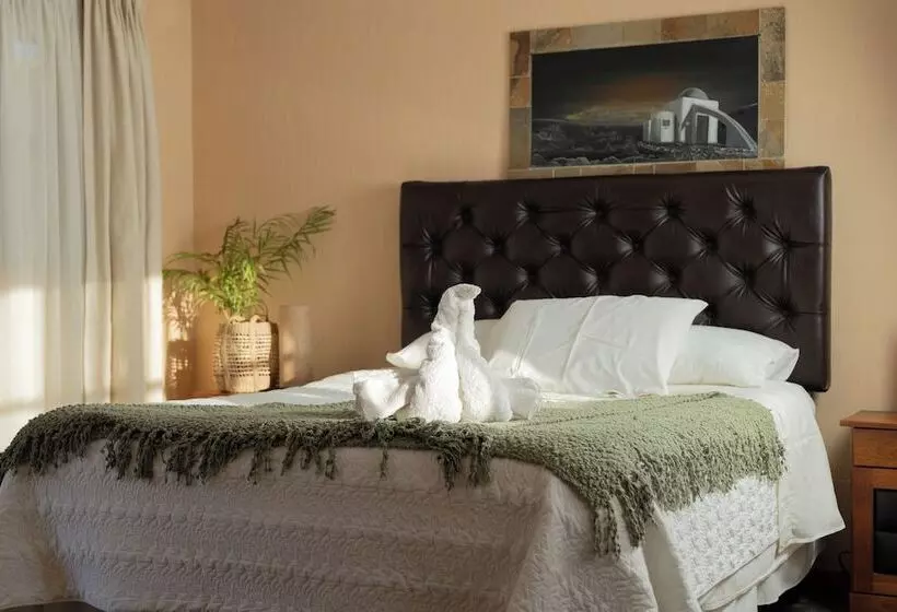 Hotelli Y Restaurant Doña Rode