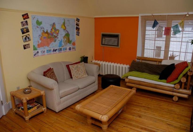 Auberge C Mon Inn Hostel