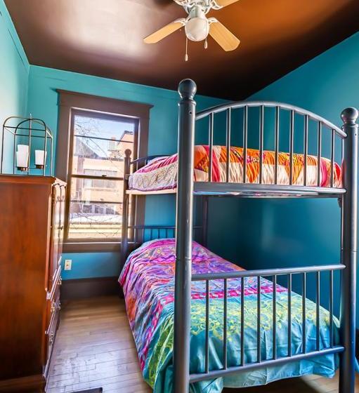 Auberge C Mon Inn Hostel