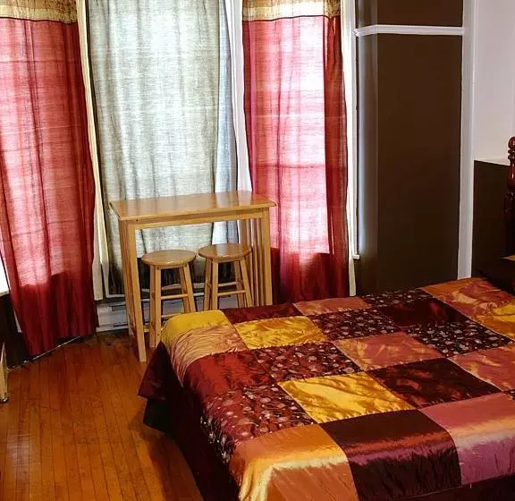 Auberge C Mon Inn Hostel