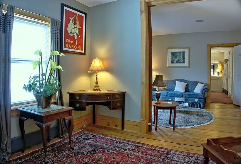 Bed and Breakfast Emilyville Inn