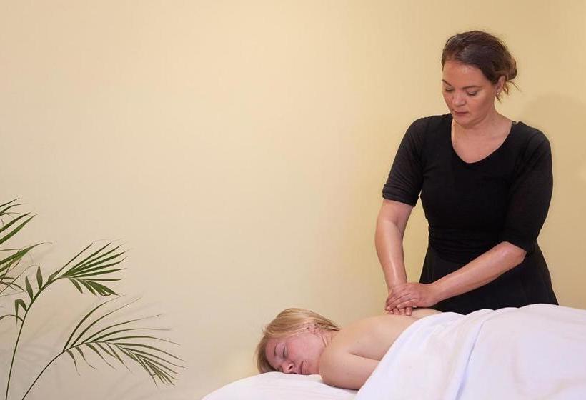 Bed and Breakfast Hedgerow House