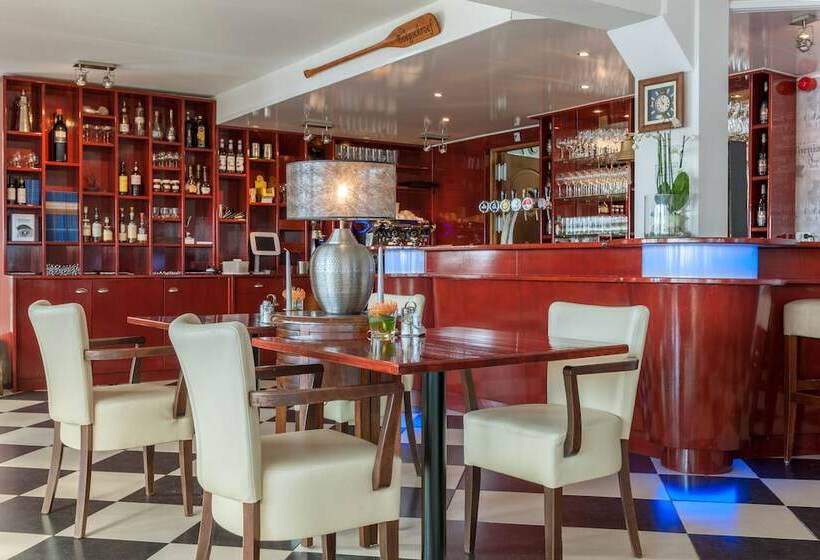 Hotel De Boegschroef