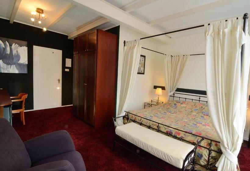 فندق Die Port Van Cleve