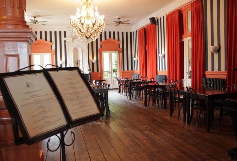 فندق Die Port Van Cleve