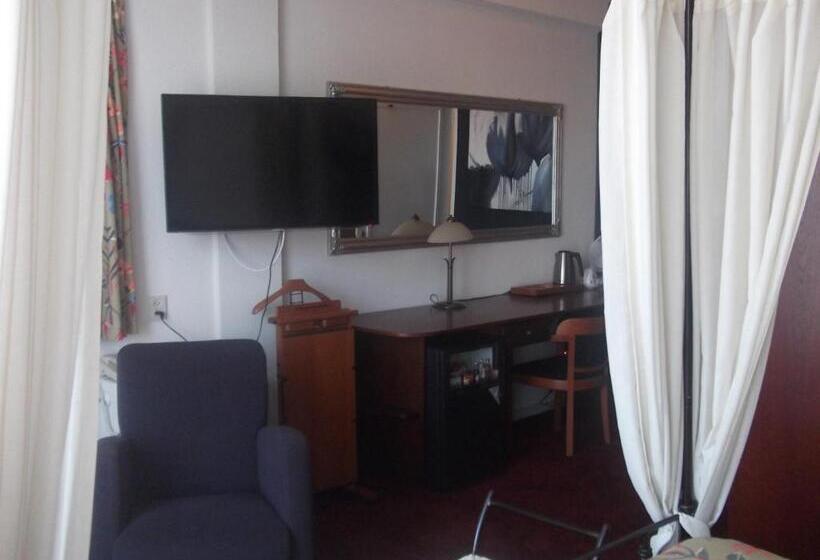 فندق Die Port Van Cleve