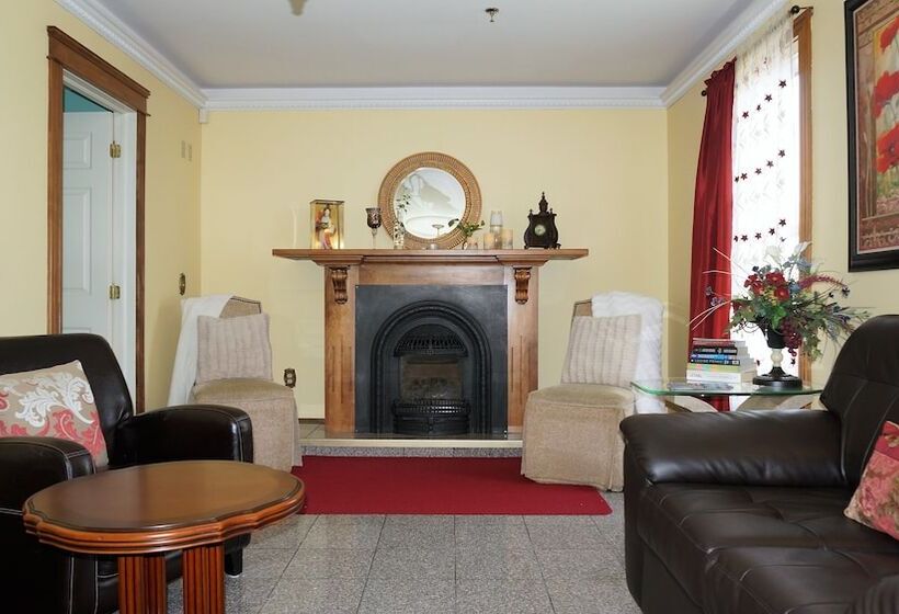 Szálloda Inn On The Harbour