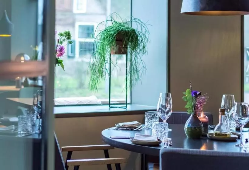 ホテル Ludiek Eten En Slapen