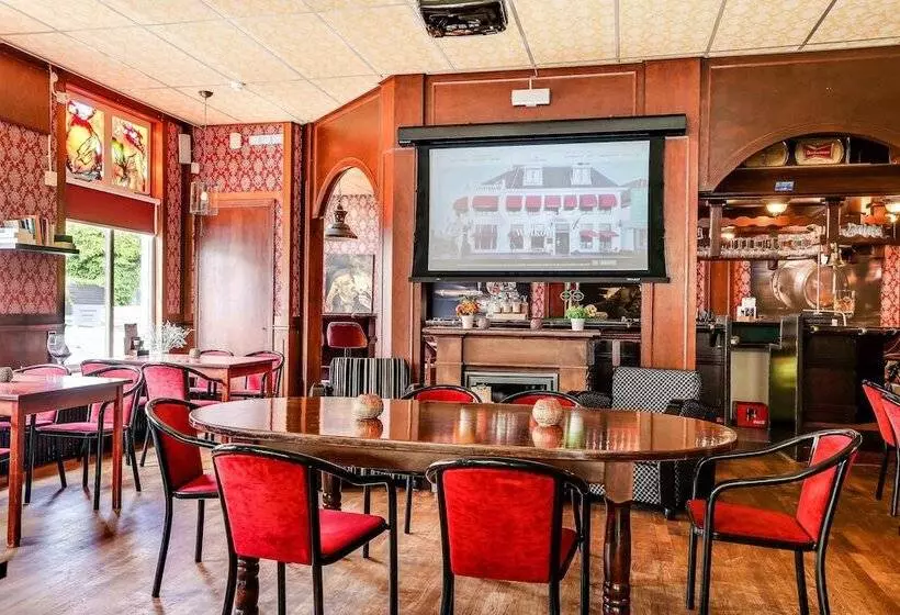 ホテル Restaurant  T Heerenlogement
