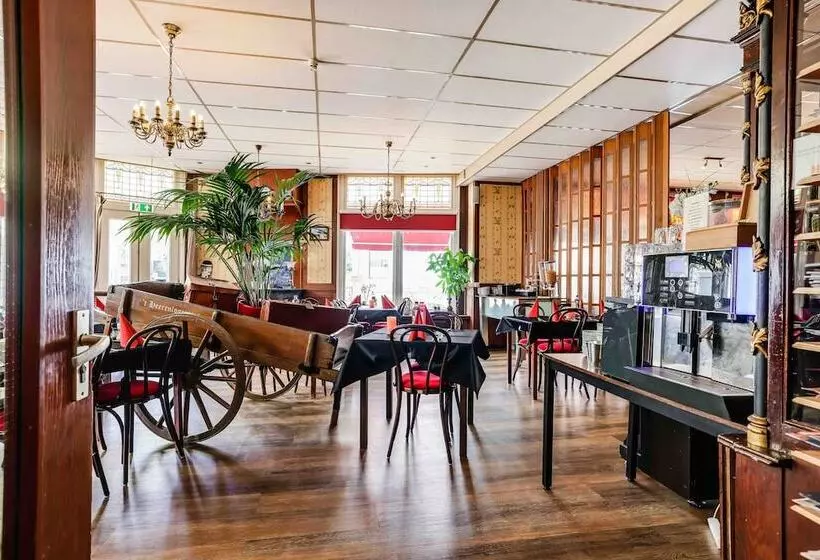 ホテル Restaurant  T Heerenlogement