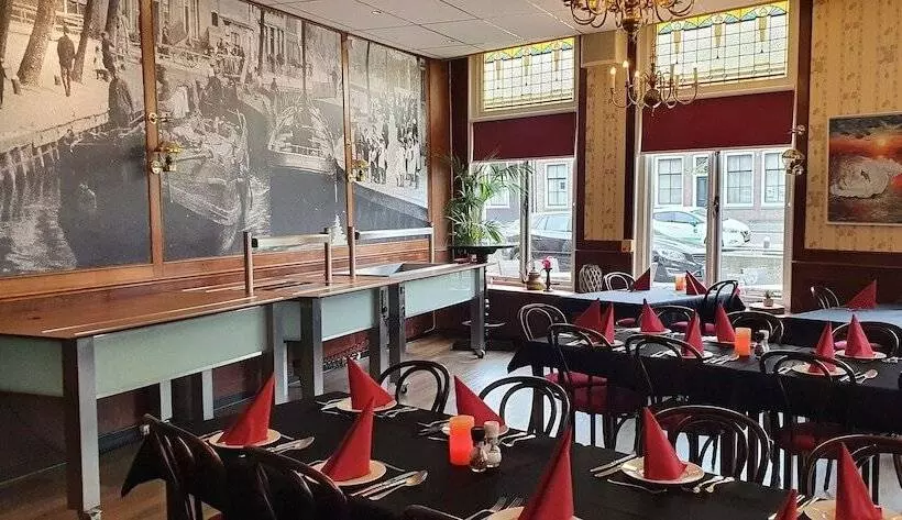 ホテル Restaurant  T Heerenlogement