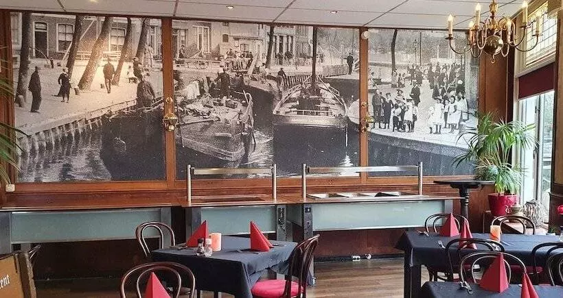 ホテル Restaurant  T Heerenlogement