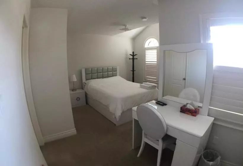 Markham Hostel