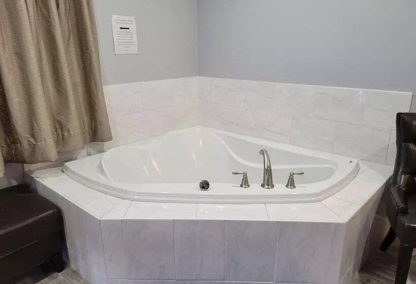 モーテル Knights Inn Cobourg