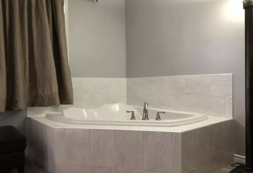 モーテル Knights Inn Cobourg