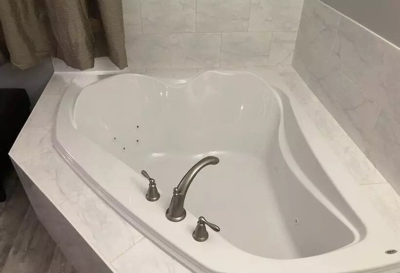 モーテル Knights Inn Cobourg
